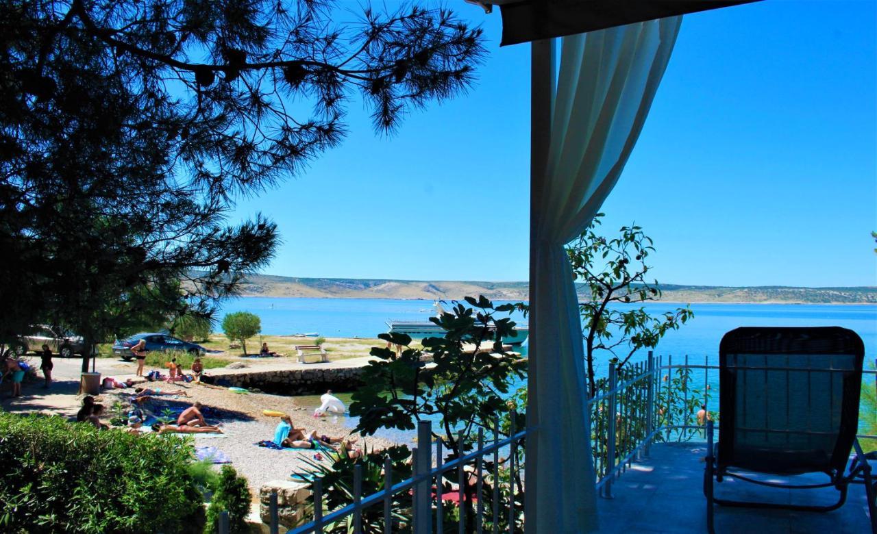 Beach House สตารีกราด-ปาเคลนีซา ภายนอก รูปภาพ