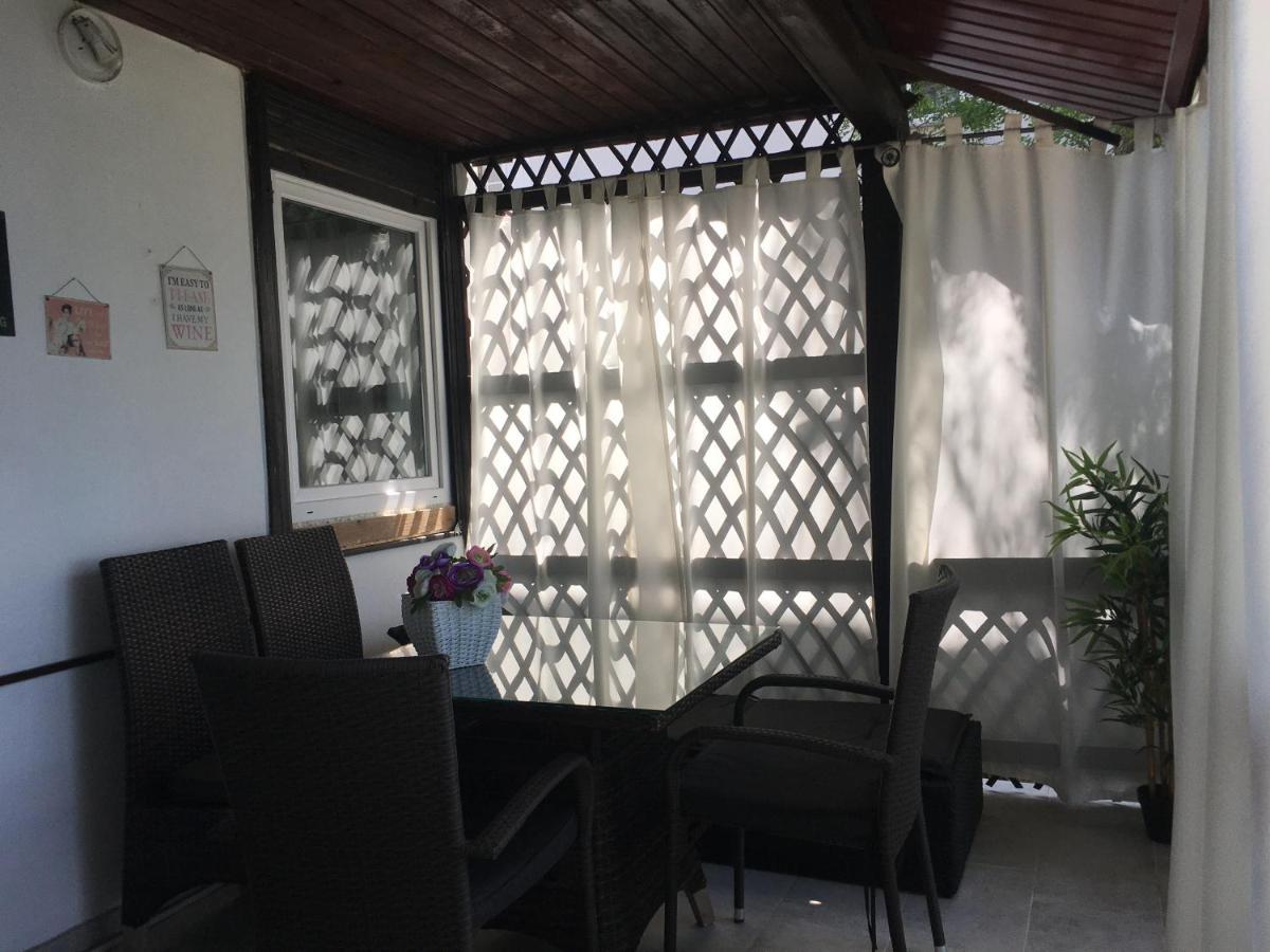 Beach House สตารีกราด-ปาเคลนีซา ภายนอก รูปภาพ