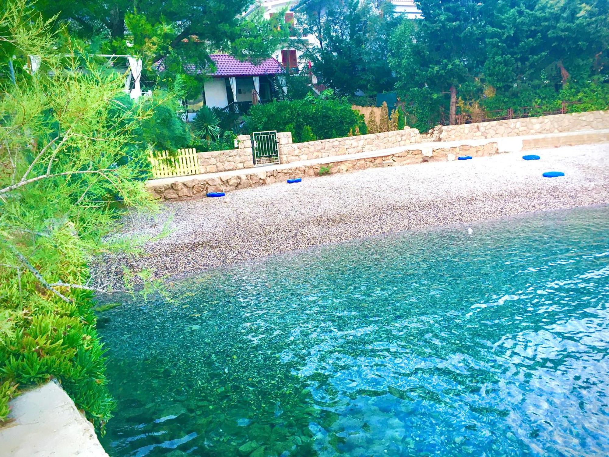 Beach House สตารีกราด-ปาเคลนีซา ภายนอก รูปภาพ